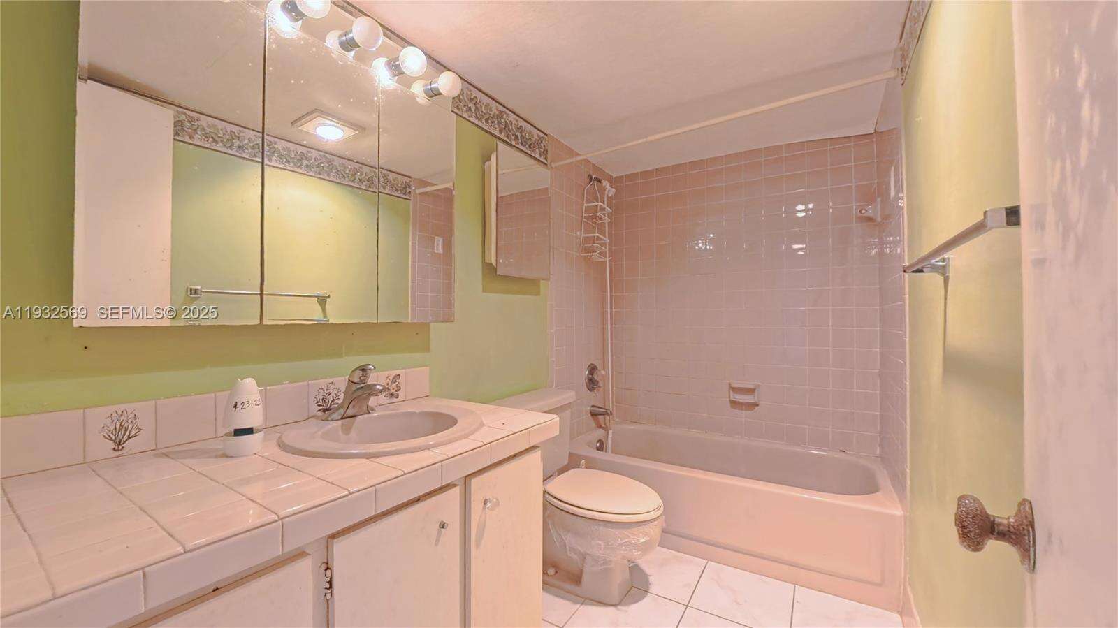 Meadowbrook Lakes View Condo Bldg B | Unit #502 Unit #502 | Picture 14
