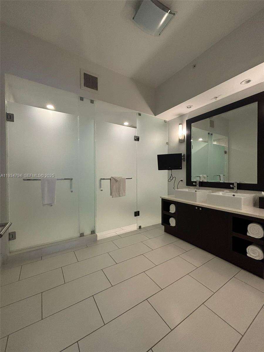 The Blue A Resort Hotel | Unit #913 Unit #913 | Picture 13