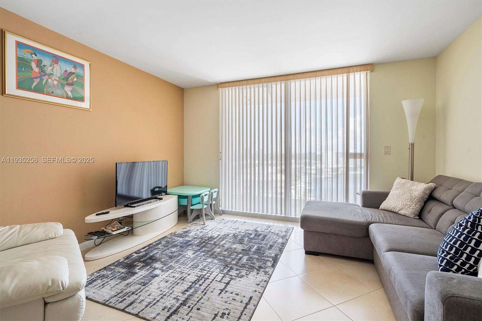 Lake Point Tower Condominium | Unit #1201 Unit #1201 | Picture 17