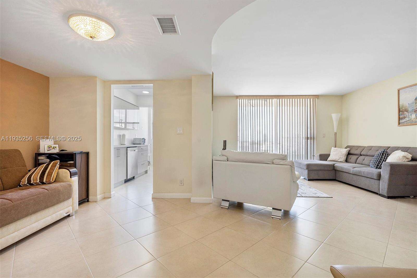 Lake Point Tower Condominium | Unit #1201 Unit #1201 | Picture 3