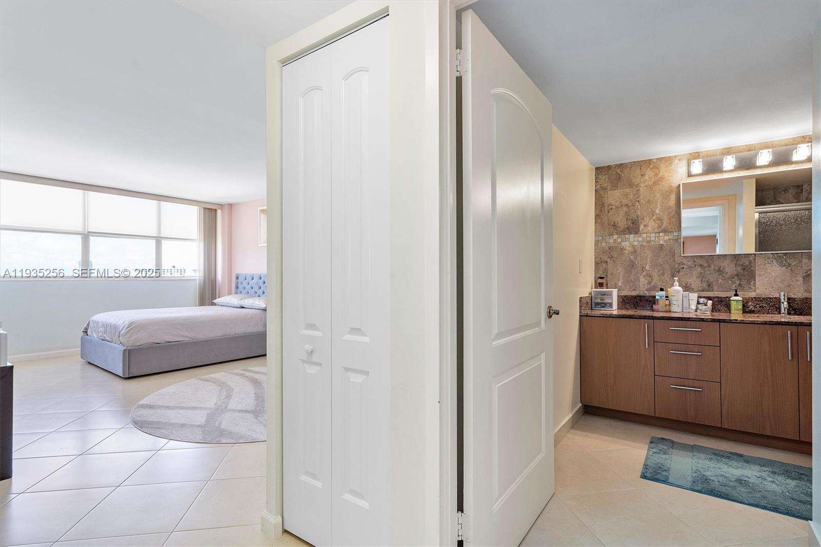 Lake Point Tower Condominium | Unit #1201 Unit #1201 | Picture 23
