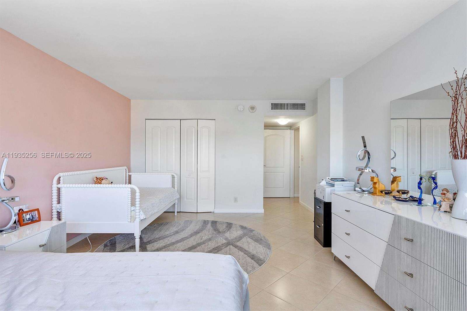 Lake Point Tower Condominium | Unit #1201 Unit #1201 | Picture 27