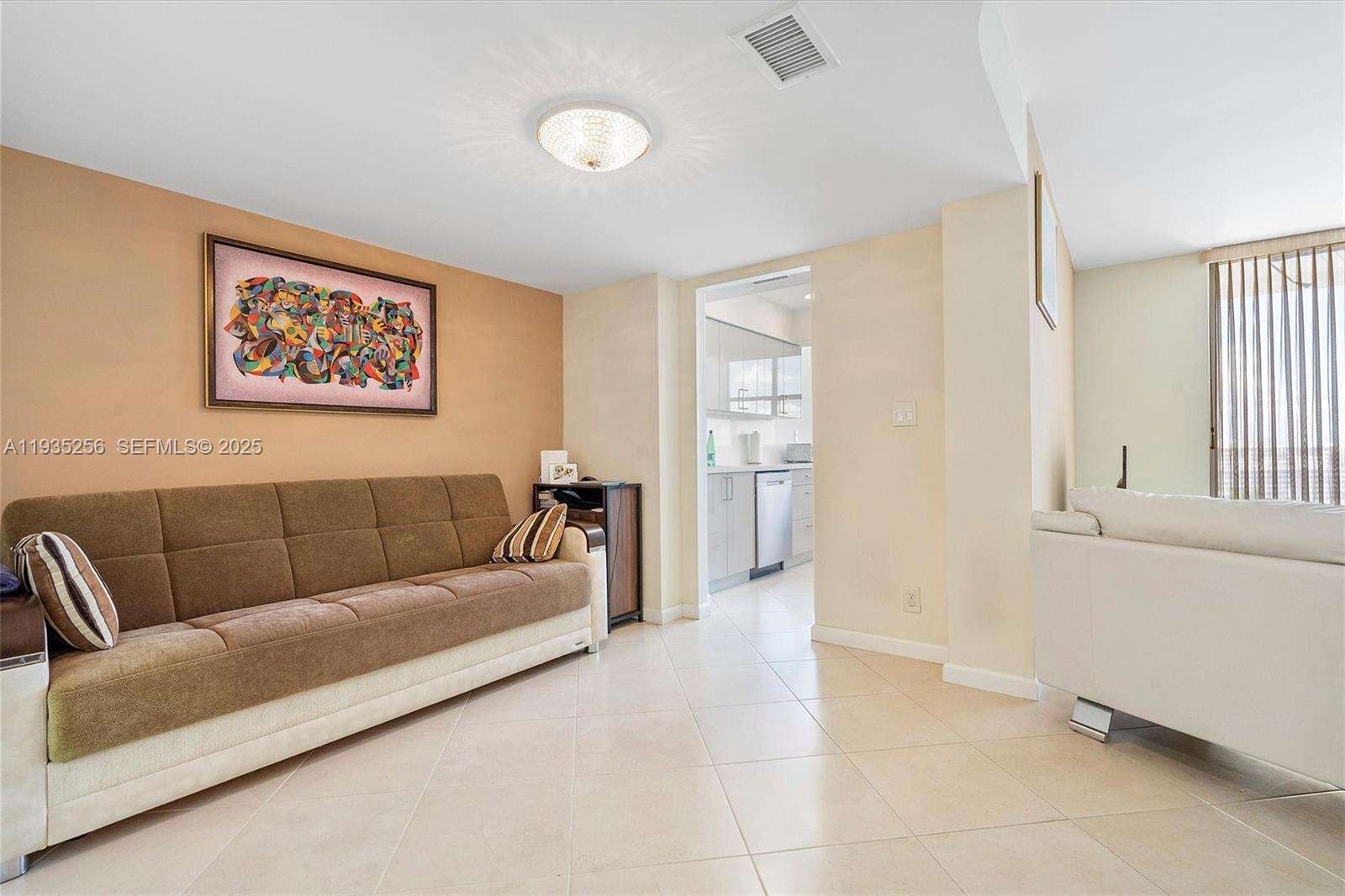 Lake Point Tower Condominium | Unit #1201 Unit #1201 | Picture 4