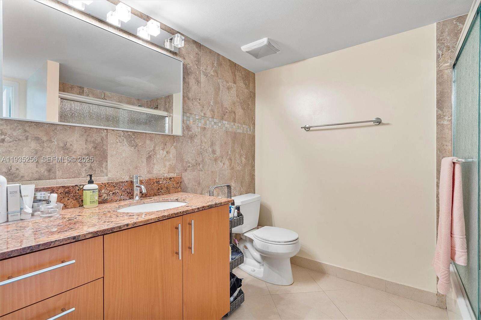 Lake Point Tower Condominium | Unit #1201 Unit #1201 | Picture 32