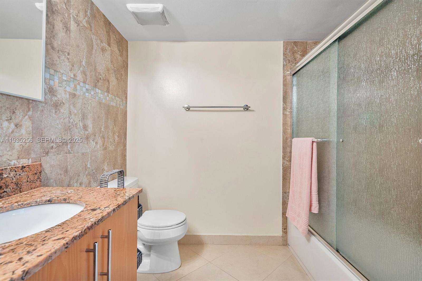Lake Point Tower Condominium | Unit #1201 Unit #1201 | Picture 33