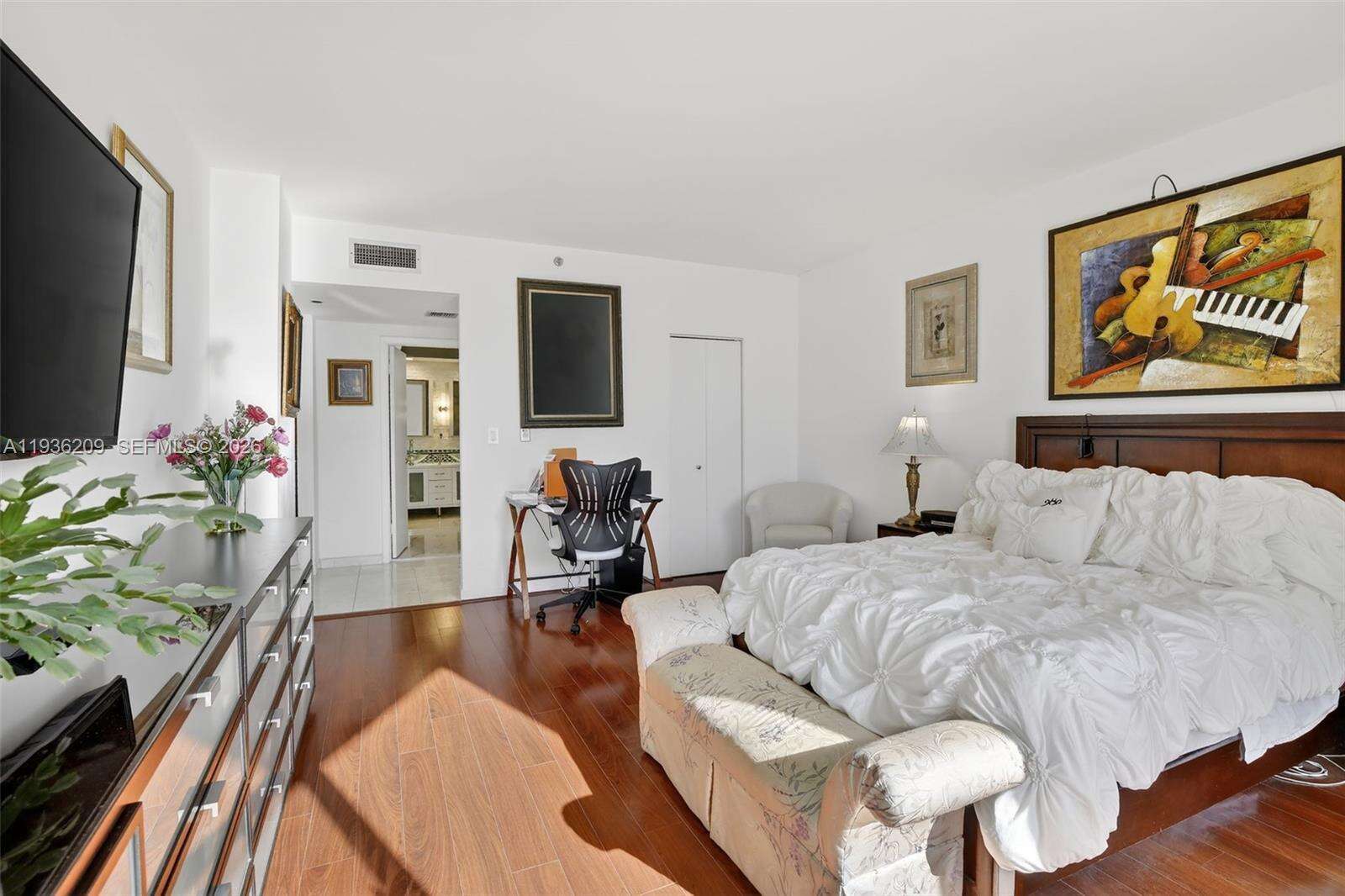 Hamptons West | Unit #201 Unit #201 | Picture 31