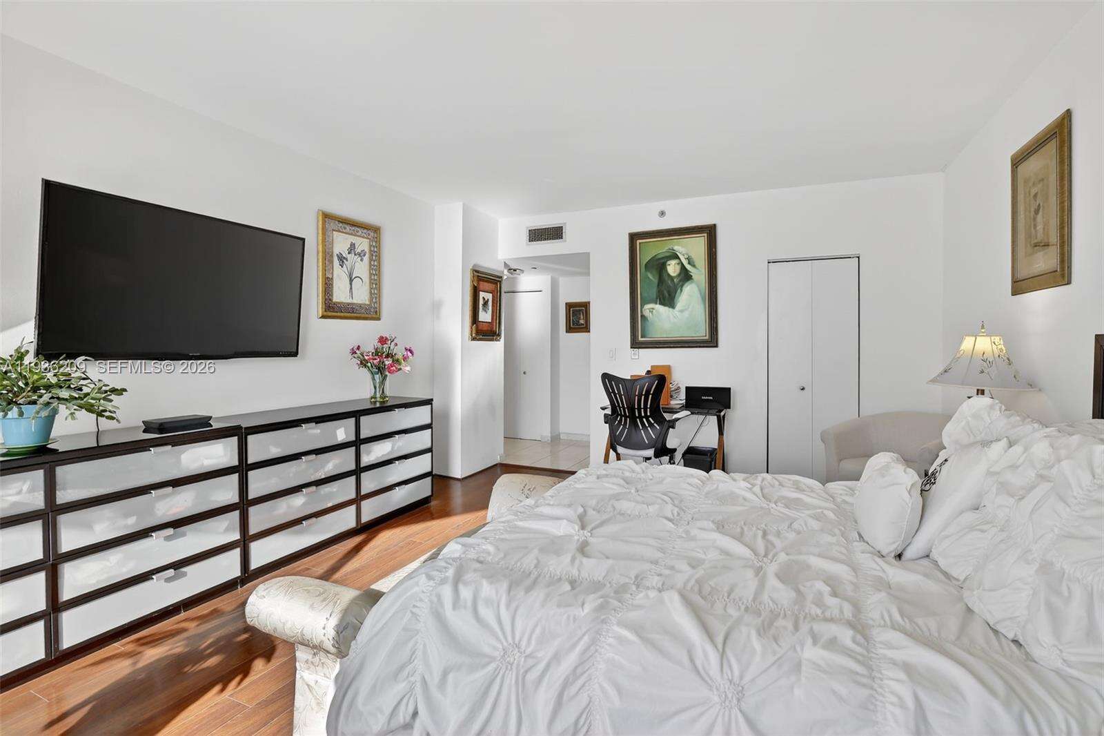 Hamptons West | Unit #201 Unit #201 | Picture 32