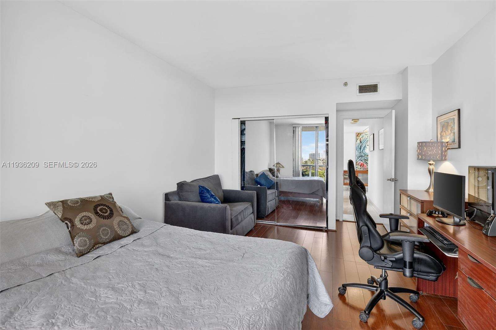 Hamptons West | Unit #201 Unit #201 | Picture 42