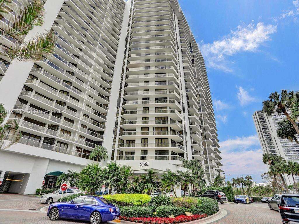 Hamptons West | Unit #201 Unit #201 | Picture 6