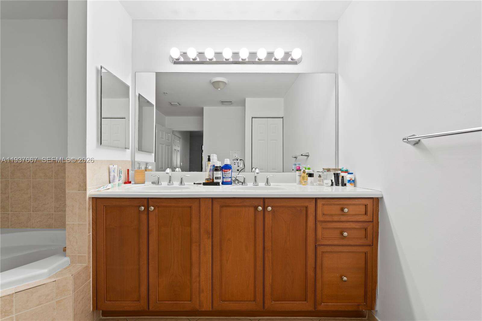Colonnade At Dadeland Sw | Unit #115 Unit #115 | Picture 19