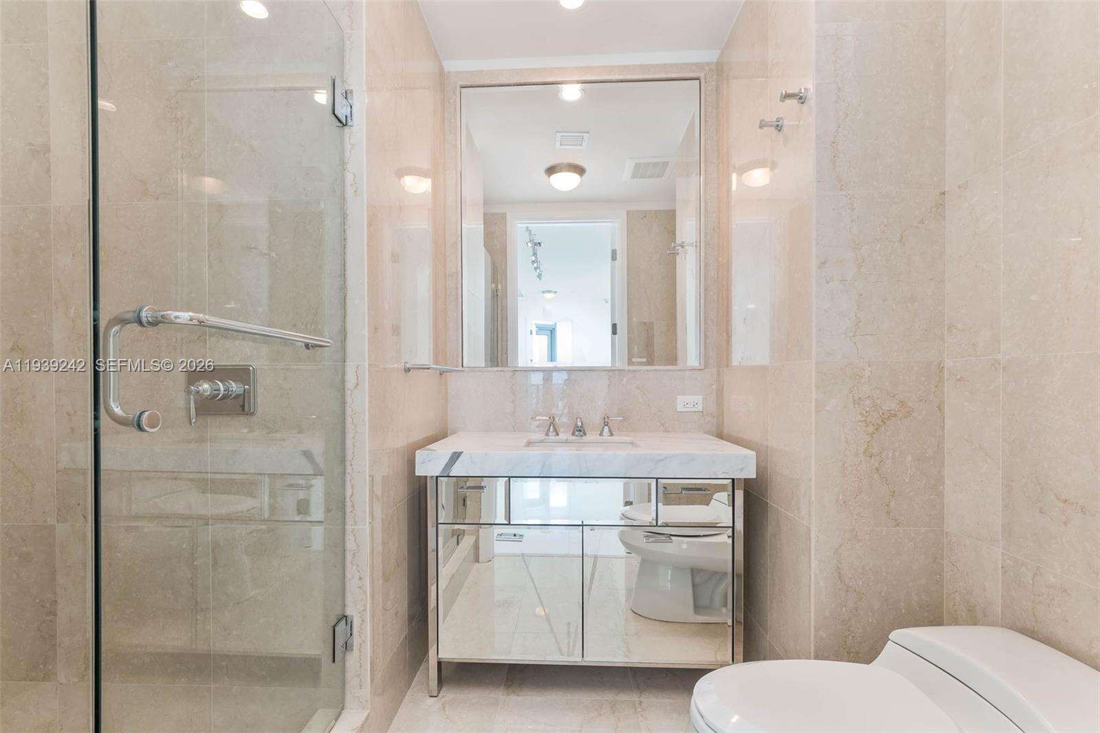 Chateau Beach | Unit #2003 Unit #2003 | Picture 10