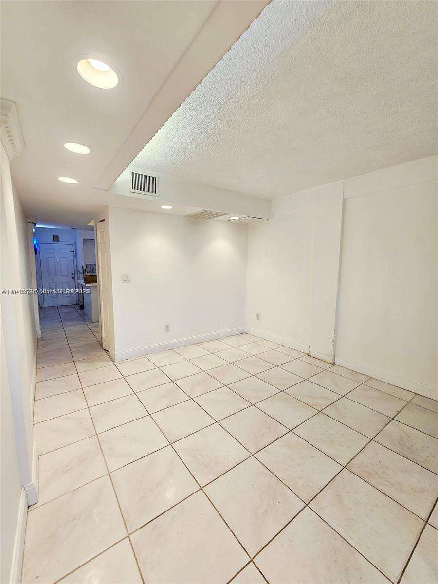 Garsan Apts Inc | Unit #1207 Unit #1207 | Picture 11
