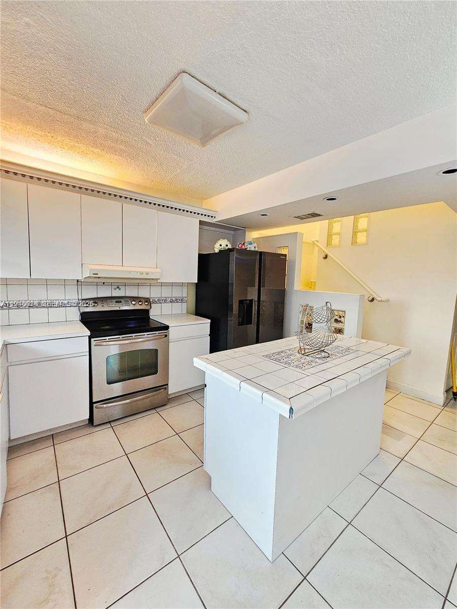 Garsan Apts Inc | Unit #1207 Unit #1207 | Picture 6