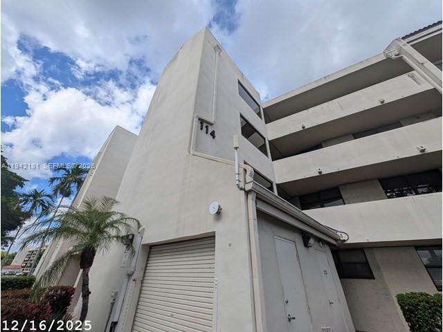 Lake Emerald Condominium No Five | Unit #104 Unit #104 | Picture 1