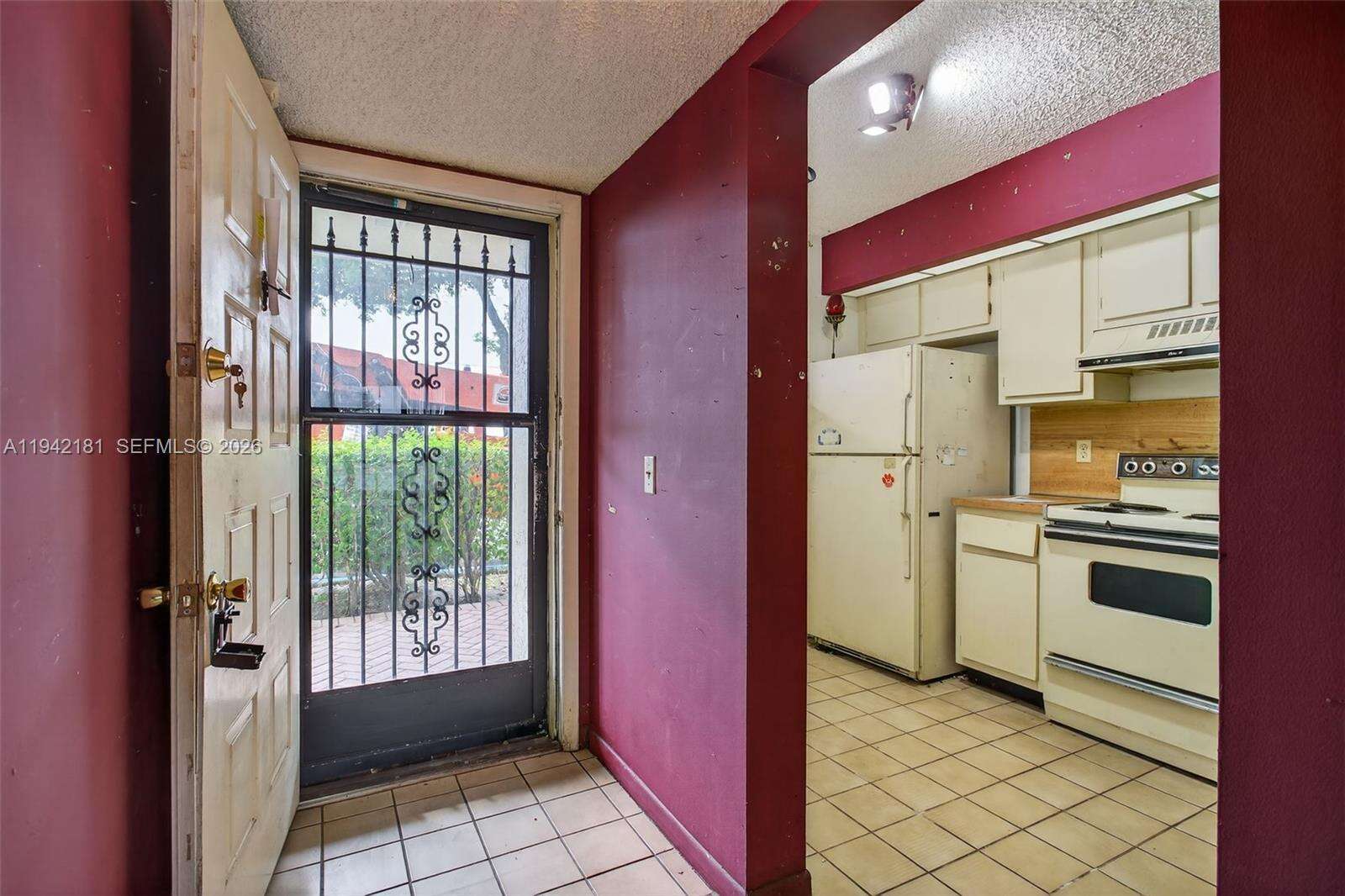 Lake Emerald Condominium No Five | Unit #104 Unit #104 | Picture 3