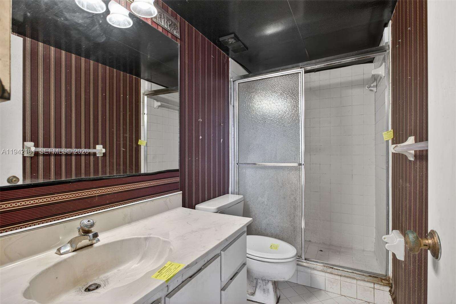 Lake Emerald Condominium No Five | Unit #104 Unit #104 | Picture 24