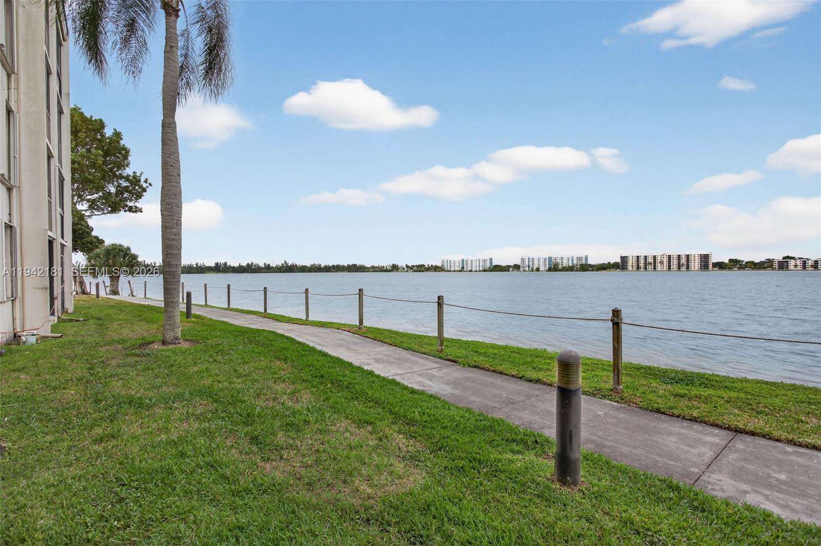 Lake Emerald Condominium No Five | Unit #104 Unit #104 | Picture 30