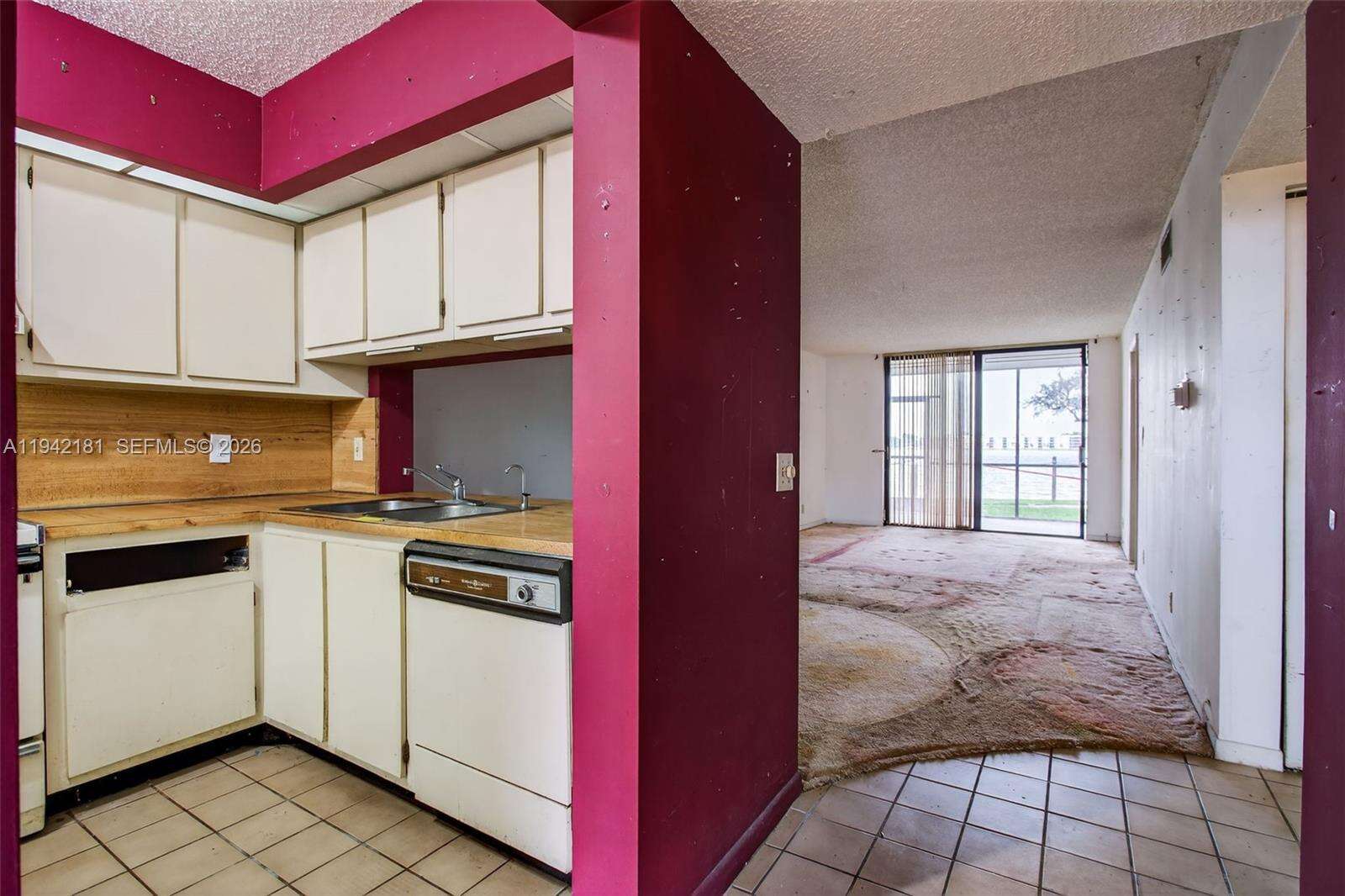 Lake Emerald Condominium No Five | Unit #104 Unit #104 | Picture 4