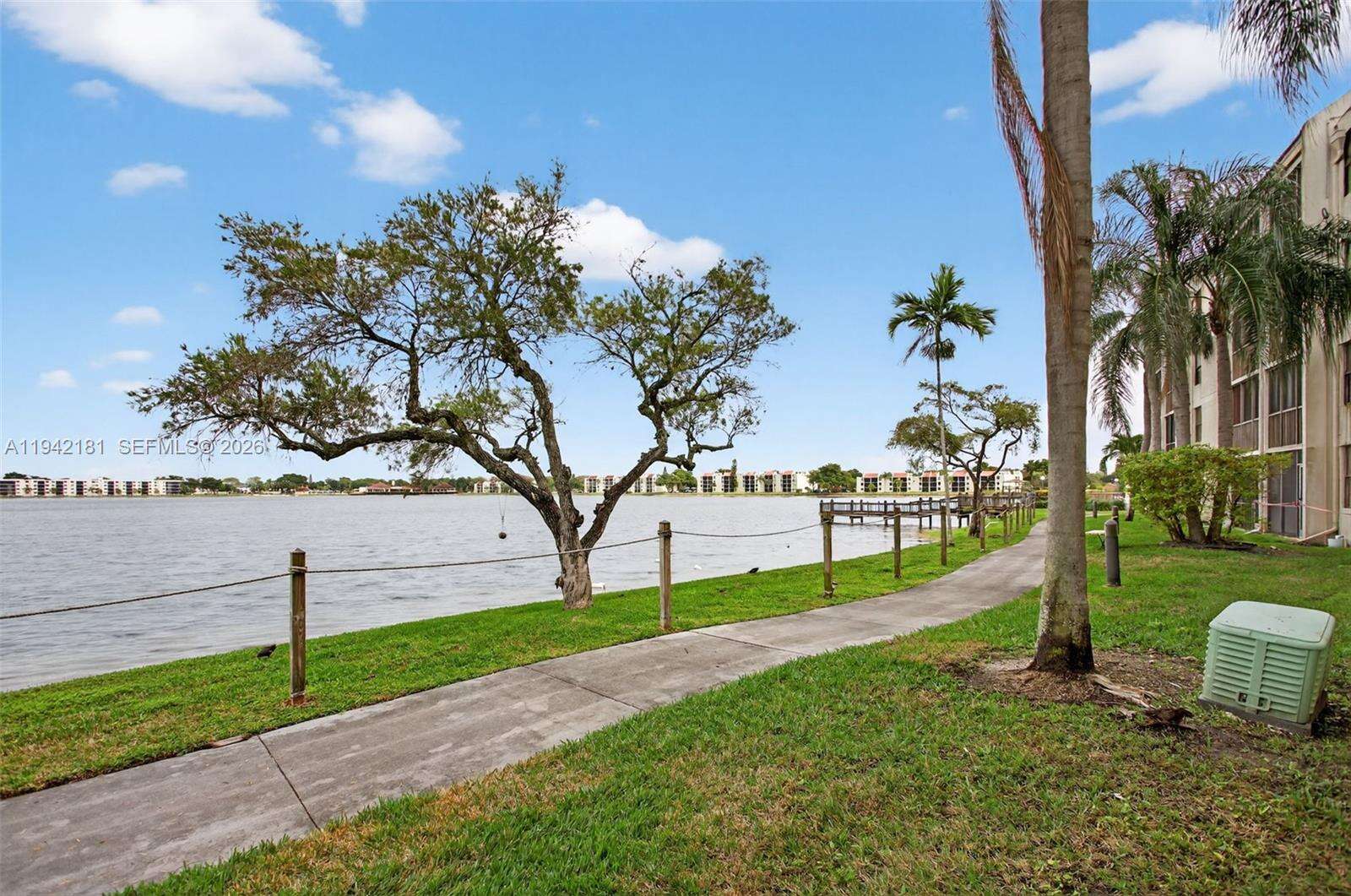 Lake Emerald Condominium No Five | Unit #104 Unit #104 | Picture 32