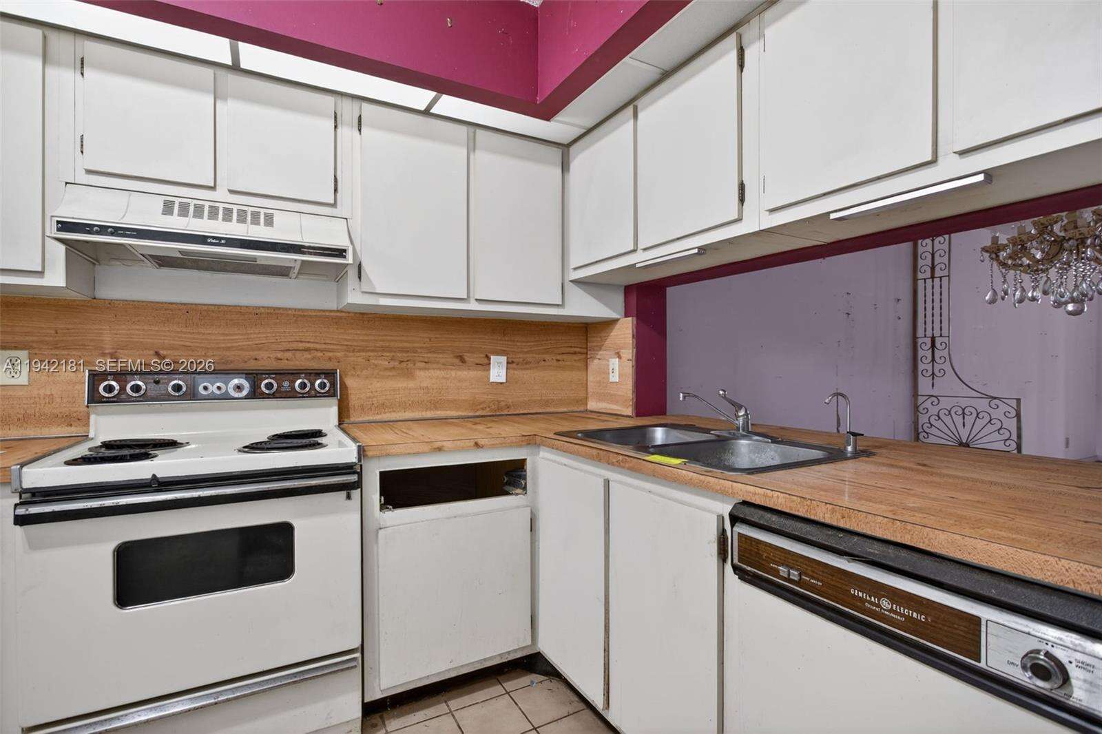 Lake Emerald Condominium No Five | Unit #104 Unit #104 | Picture 5