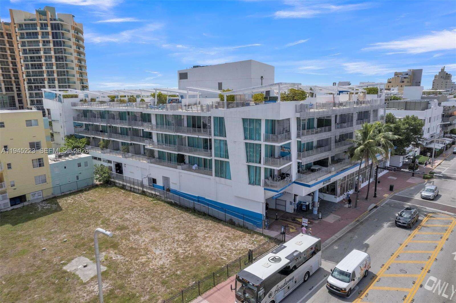 De Soleil S Bch Residential | Unit #PH18 Unit #PH18 | Picture 1