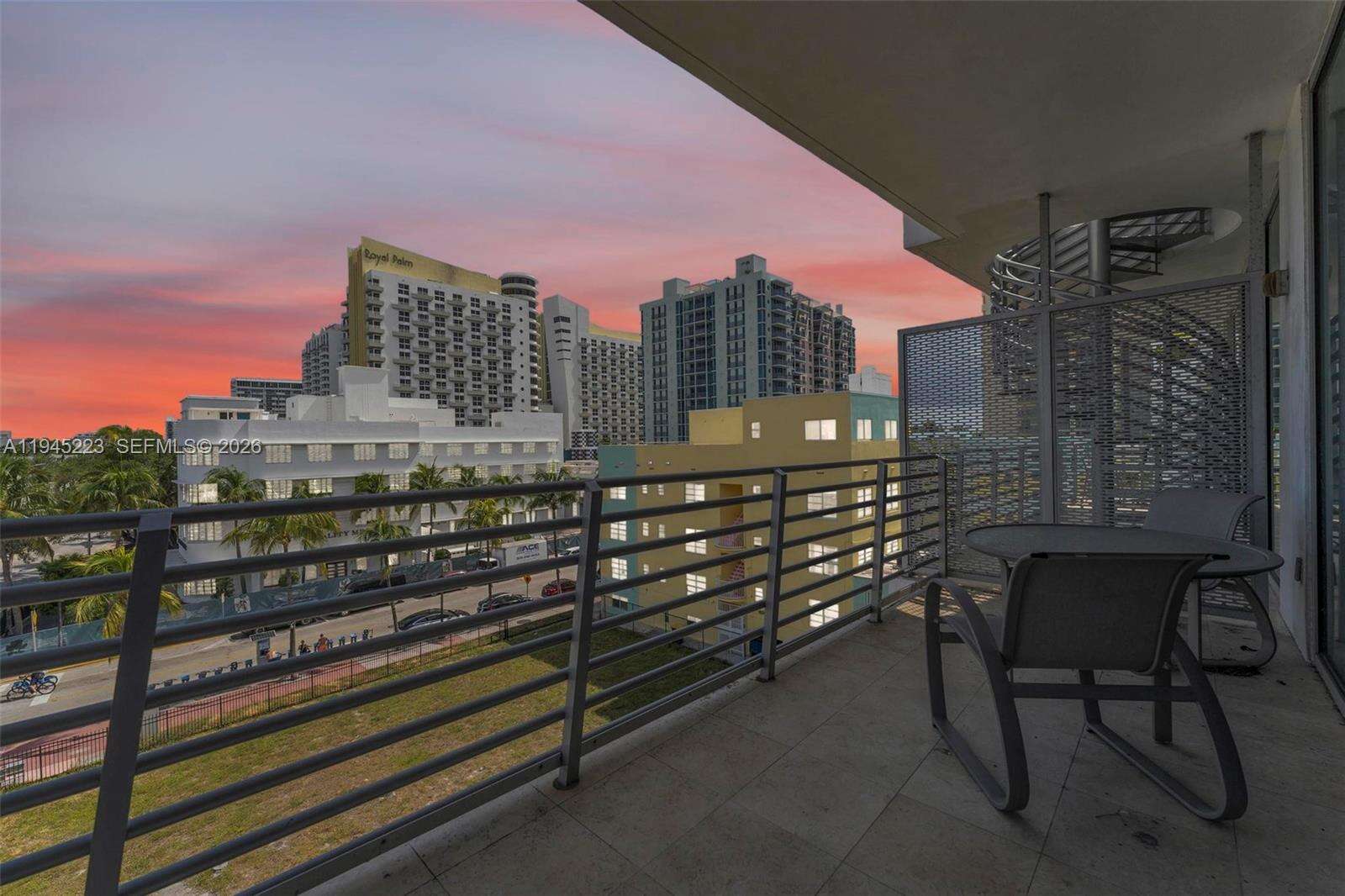 De Soleil S Bch Residential | Unit #PH18 Unit #PH18 | Picture 2
