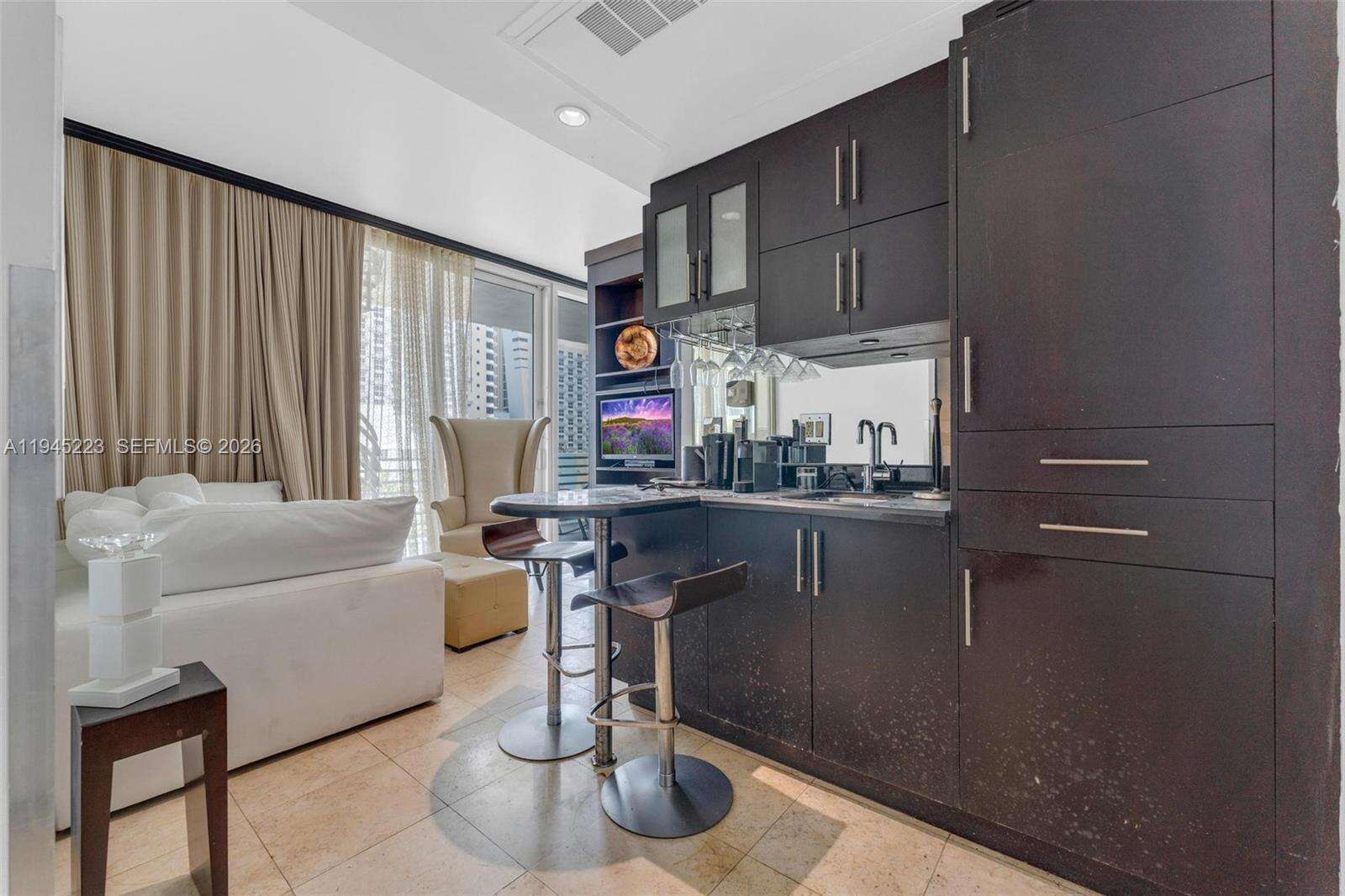 De Soleil S Bch Residential | Unit #PH18 Unit #PH18 | Picture 3