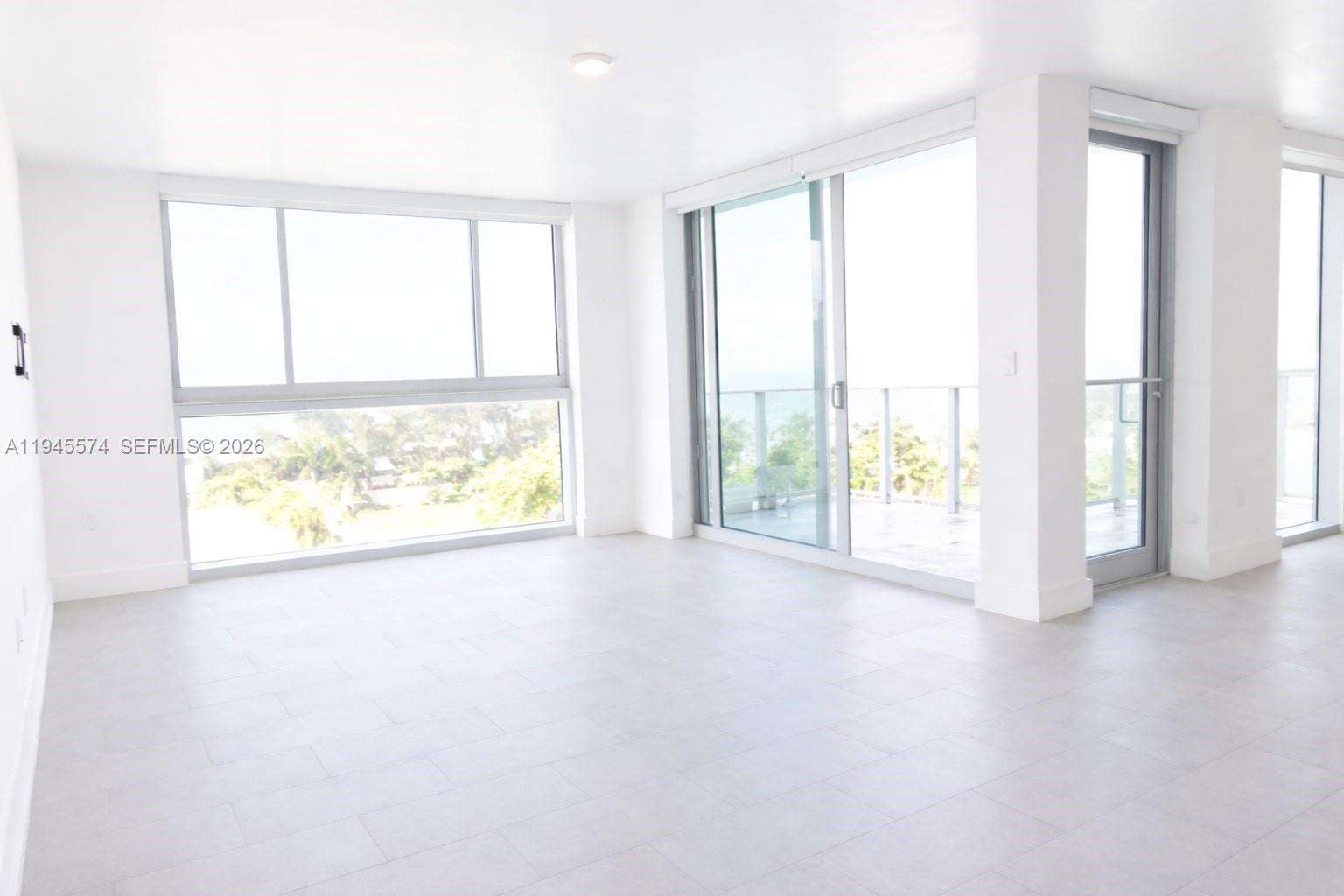 Bay Harbor Club | Unit #804 Unit #804 | Picture 4