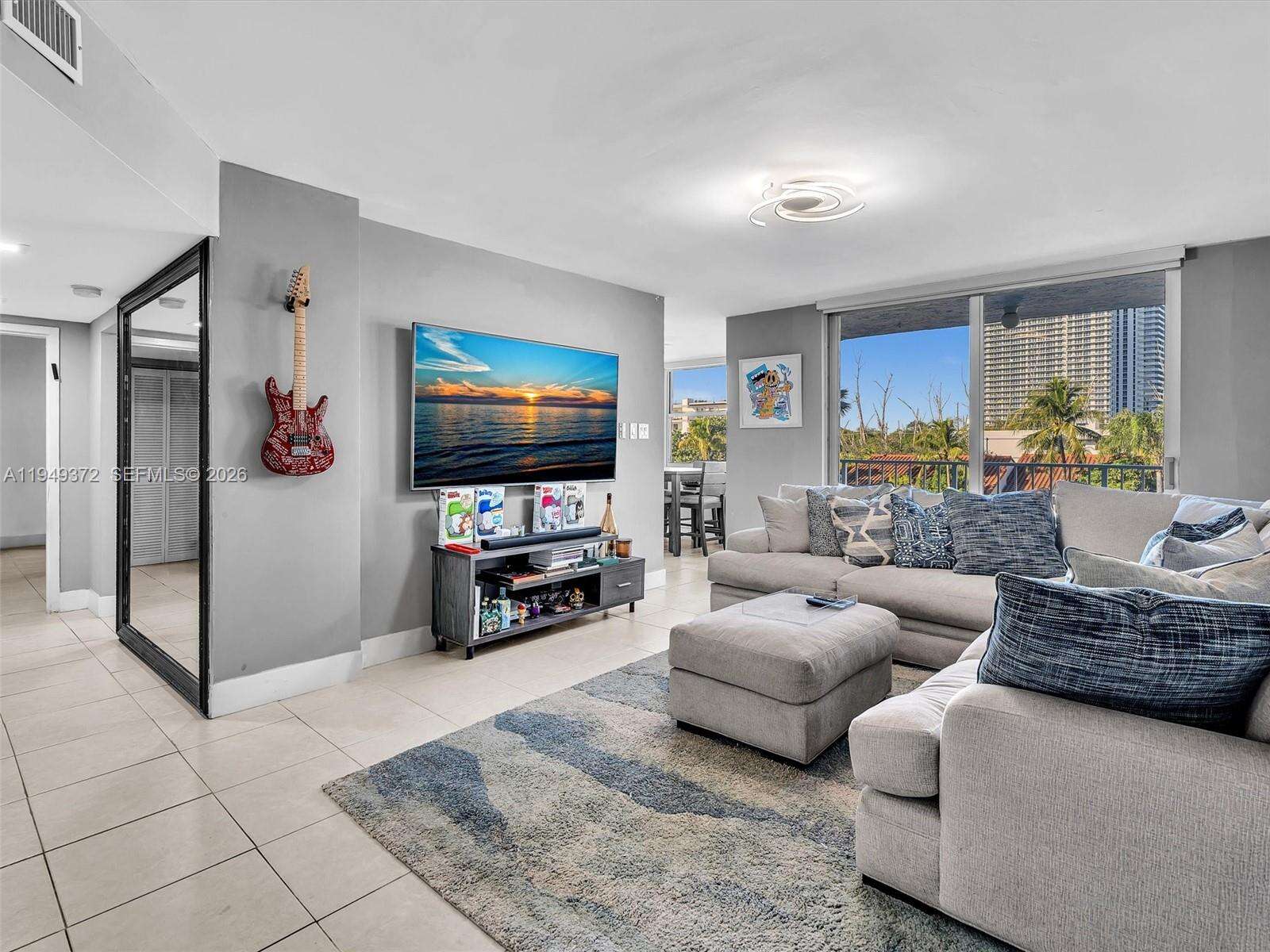 Reef West | Unit #4E Unit #4E | Picture 7