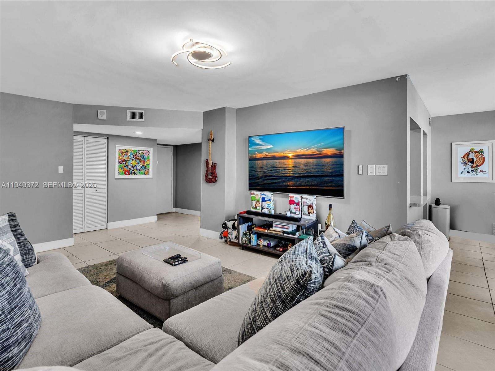 Reef West | Unit #4E Unit #4E | Picture 9