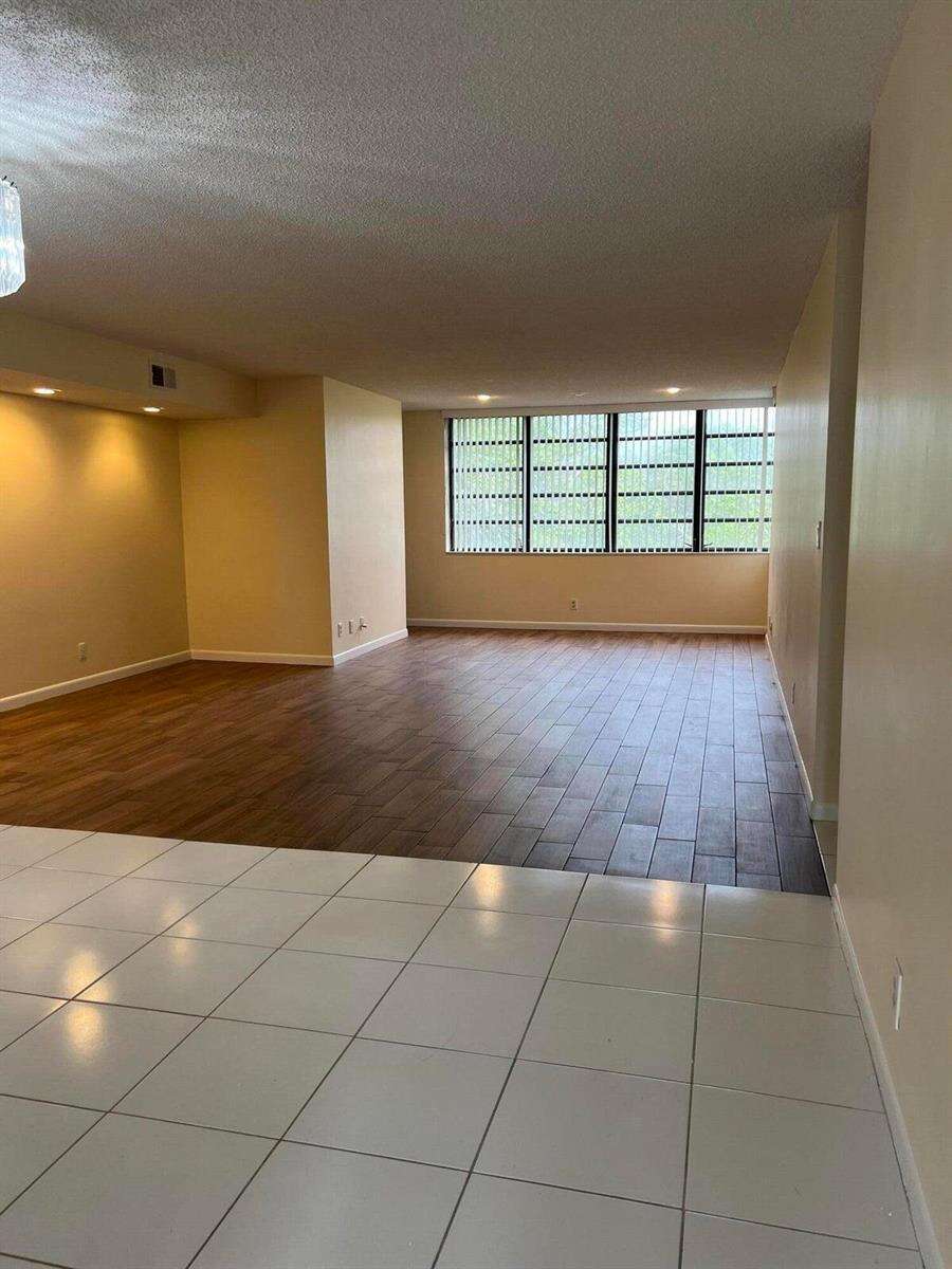 Tradewinds D | Unit #D404 Unit #D404 | Picture 4