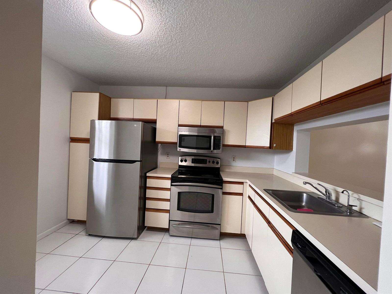 Tradewinds D | Unit #D404 Unit #D404 | Picture 6