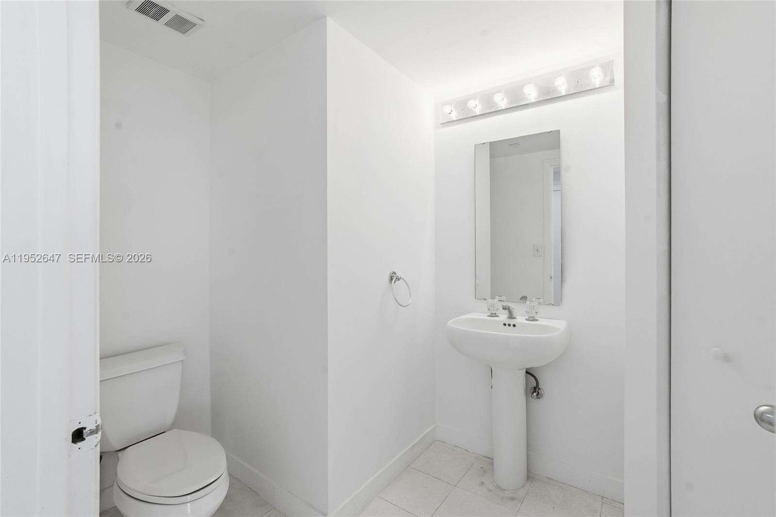 The Landmark | Unit #502 Unit #502 | Picture 21