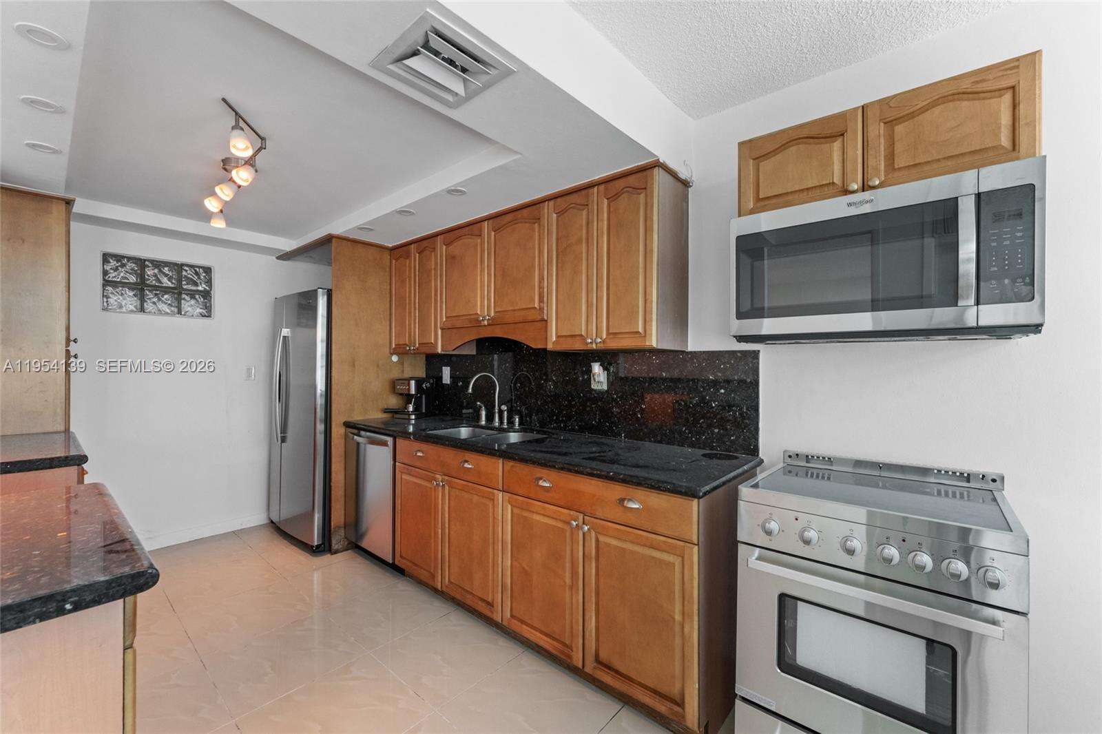 Del Prado | Unit #1701 Unit #1701 | Picture 9