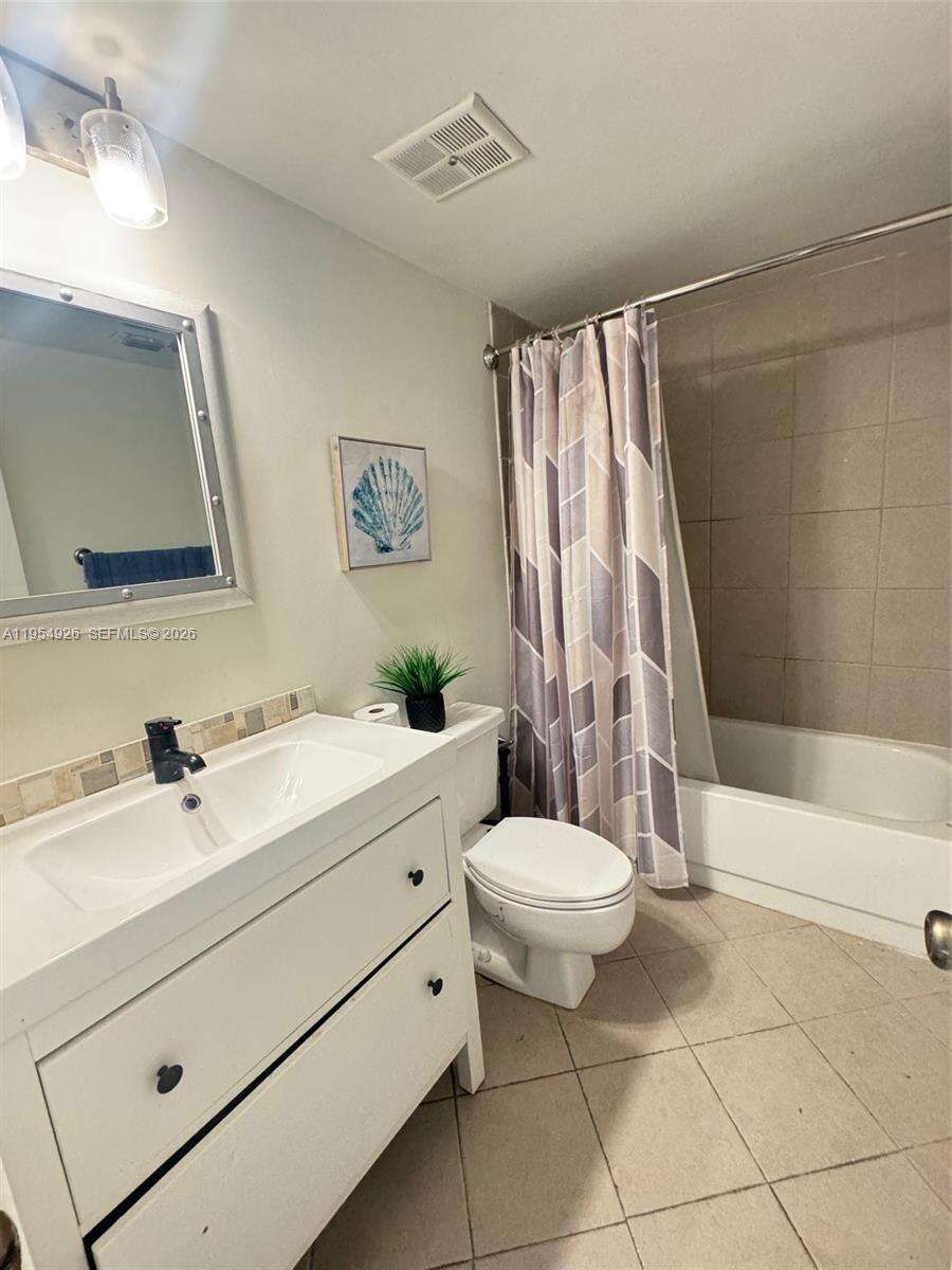 Racquet Club Village Apartments At Bonaventure 1 West | Unit #204 Unit #204 | Picture 13