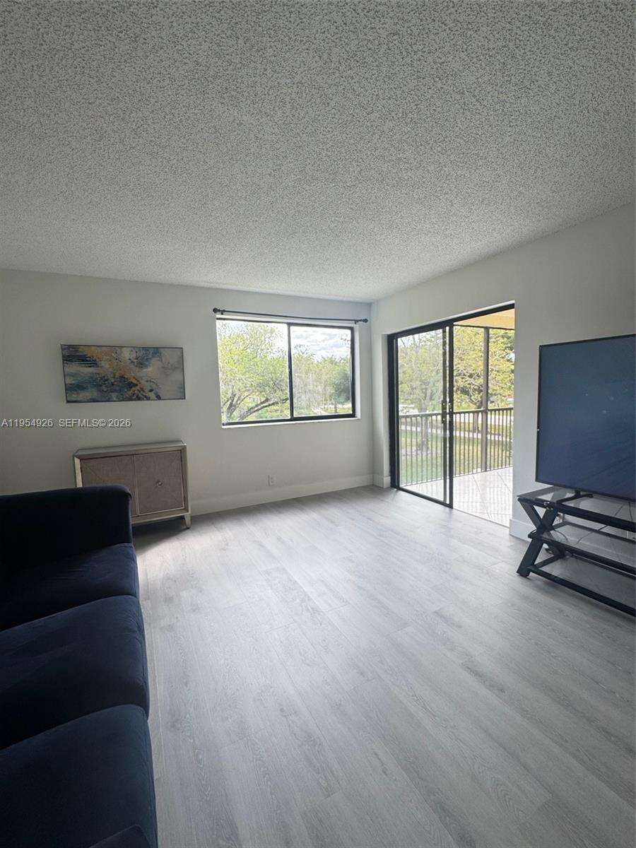 Racquet Club Village Apartments At Bonaventure 1 West | Unit #204 Unit #204 | Picture 15