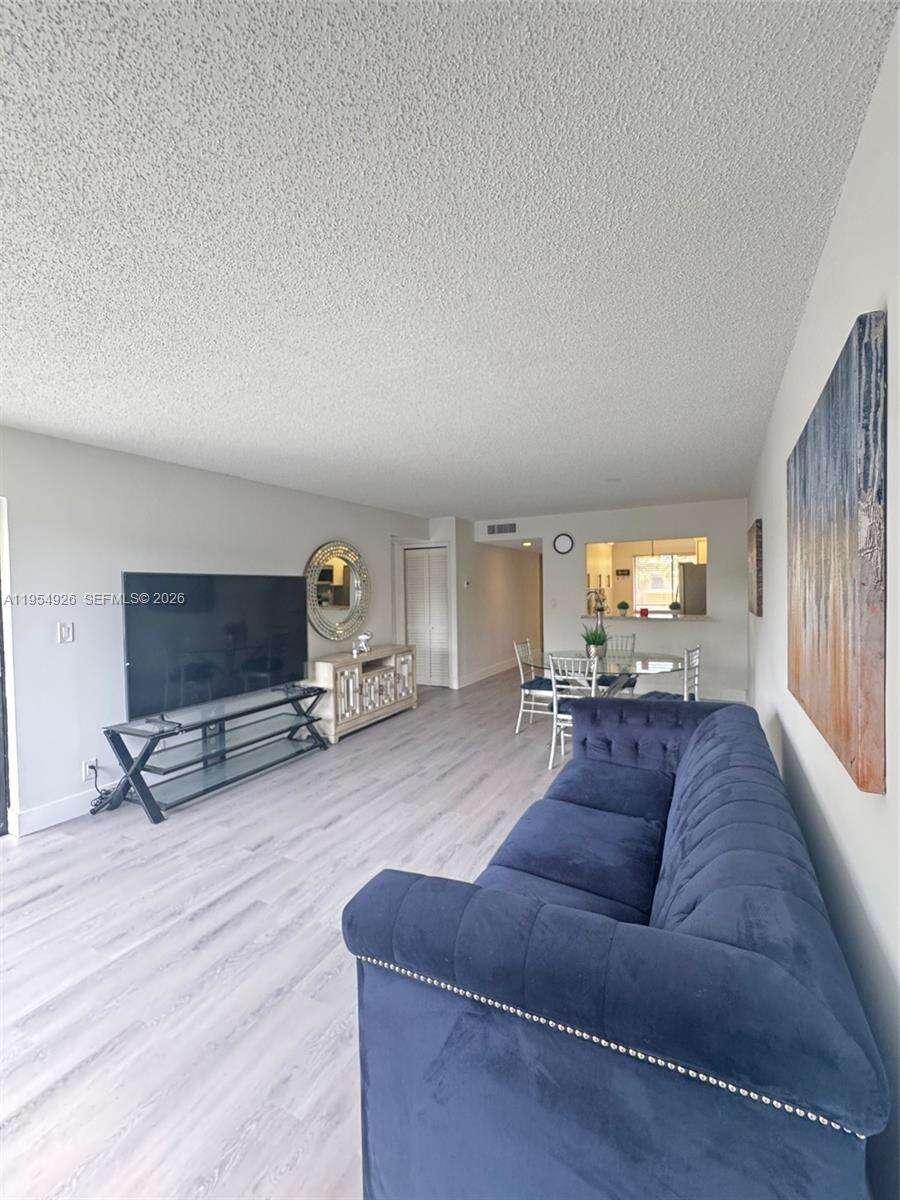 Racquet Club Village Apartments At Bonaventure 1 West | Unit #204 Unit #204 | Picture 18