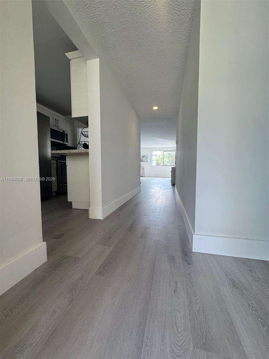 Racquet Club Village Apartments At Bonaventure 1 West | Unit #204 Unit #204 | Picture 6