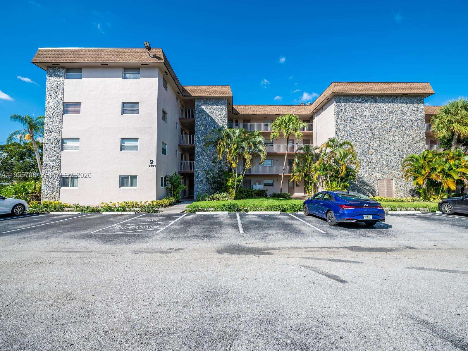 Arrowhead Condo No Ix | Unit #202 Unit #202 | Picture 2