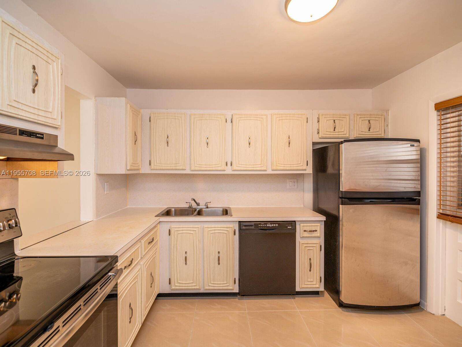 Arrowhead Condo No Ix | Unit #202 Unit #202 | Picture 14