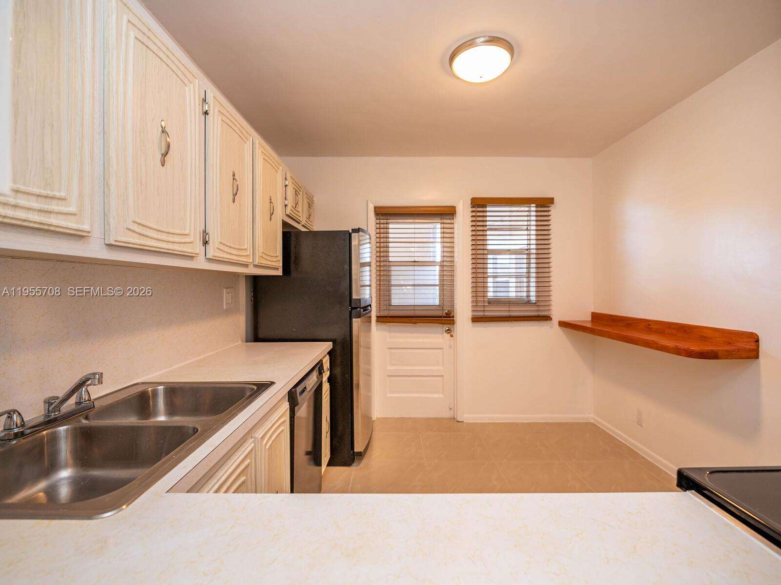 Arrowhead Condo No Ix | Unit #202 Unit #202 | Picture 15