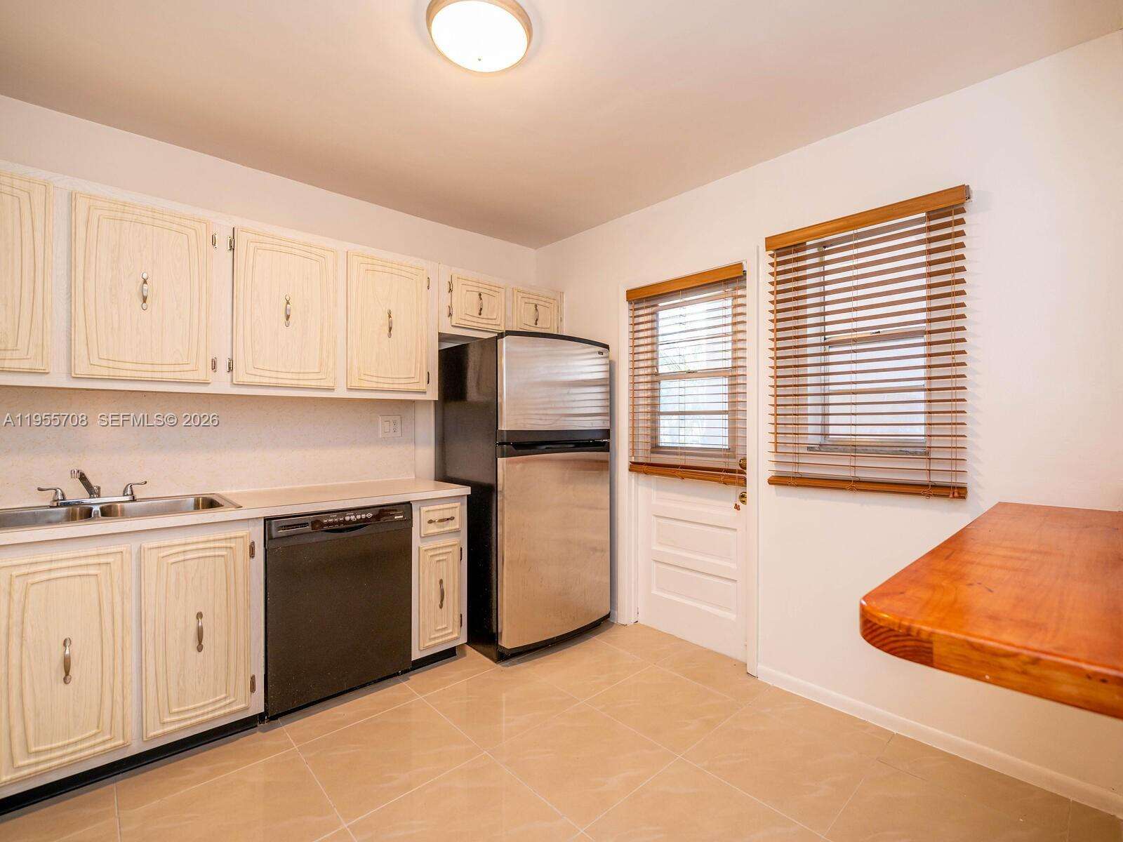 Arrowhead Condo No Ix | Unit #202 Unit #202 | Picture 16