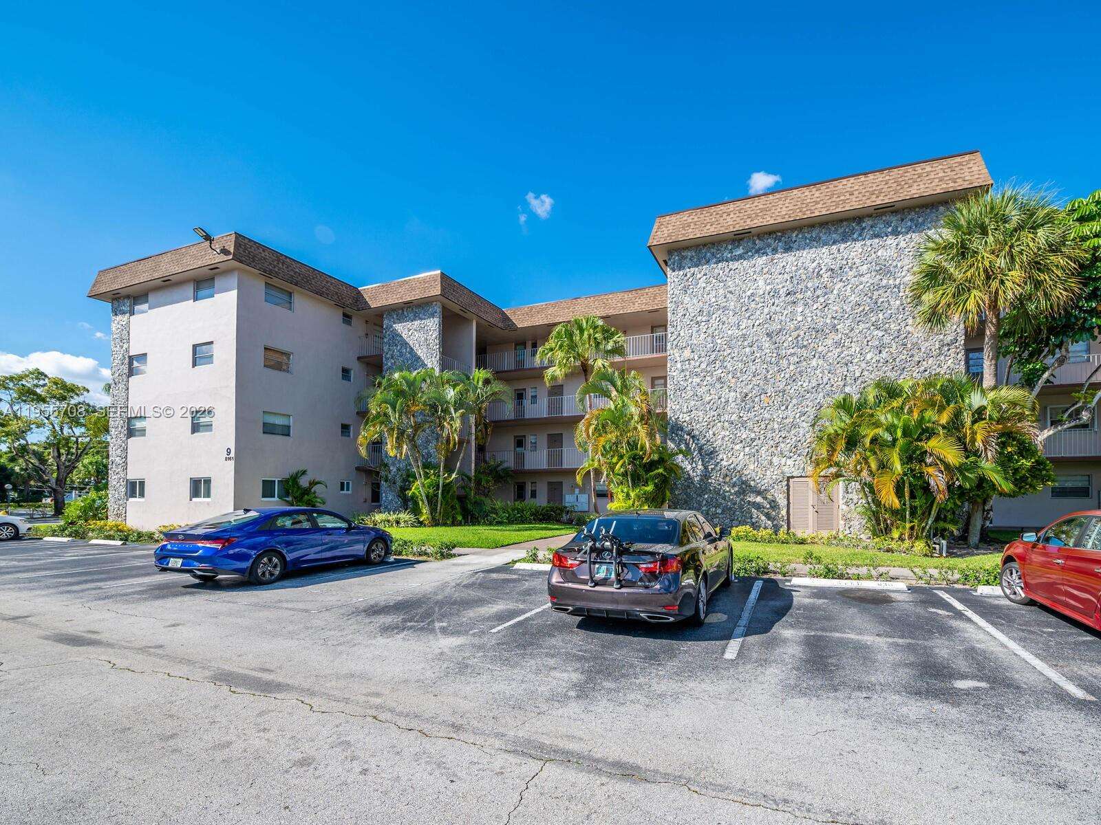Arrowhead Condo No Ix | Unit #202 Unit #202 | Picture 3