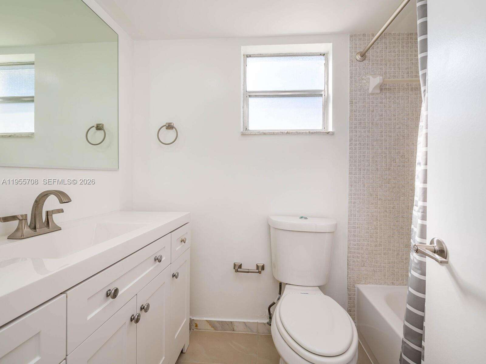 Arrowhead Condo No Ix | Unit #202 Unit #202 | Picture 24