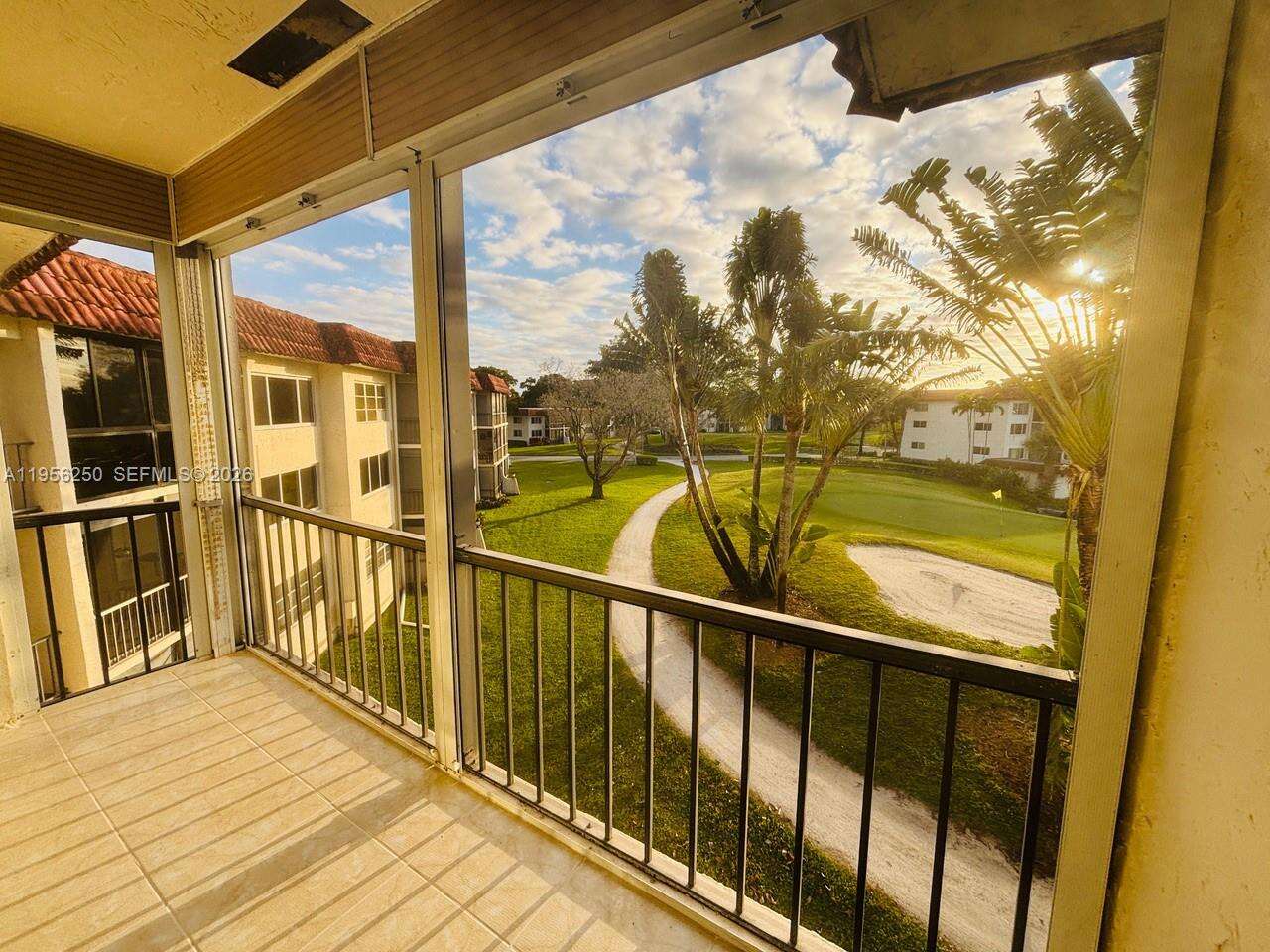 Hollybrook Golf Tennis Club | Unit #305 Unit #305 | Picture 18