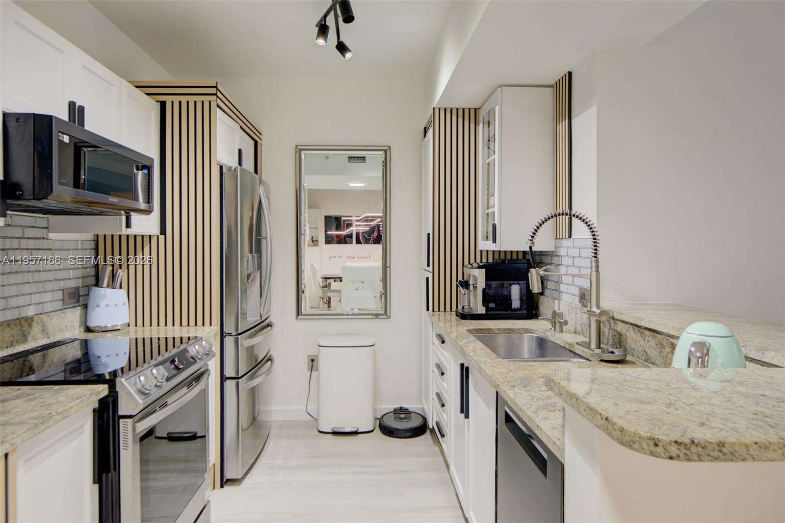 Venture At Aventura West | Unit #215 Unit #215 | Picture 12