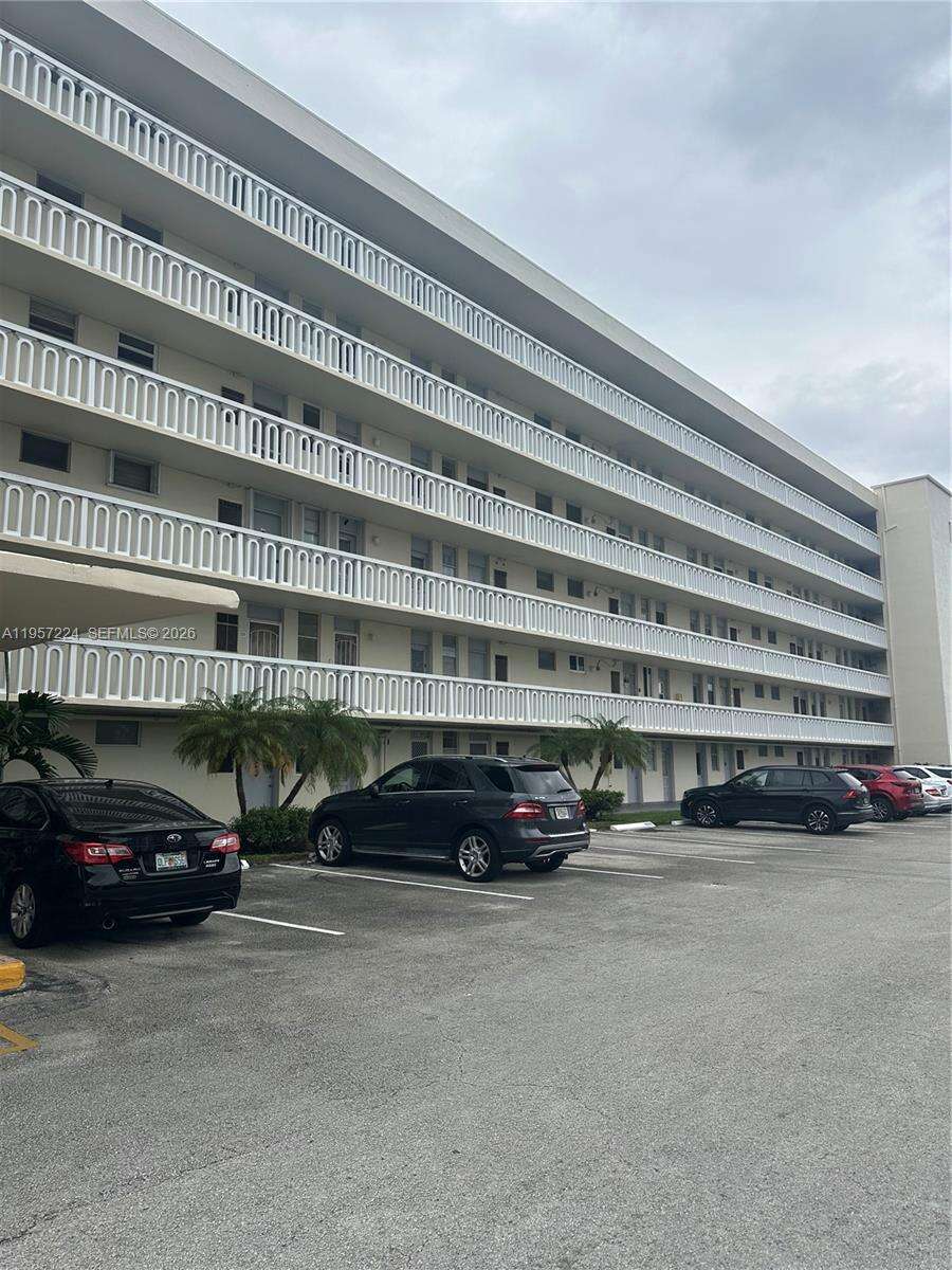 Point East Sec Ii Condominium | Unit #H411 Unit #H411 | Picture 2