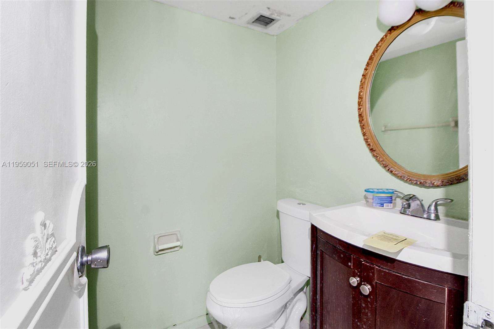Lake Park Condo No 1 | Unit #2F Unit #2F | Picture 7