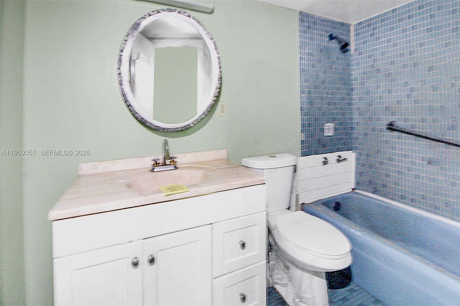Lake Park Condo No 1 | Unit #2F Unit #2F | Picture 8