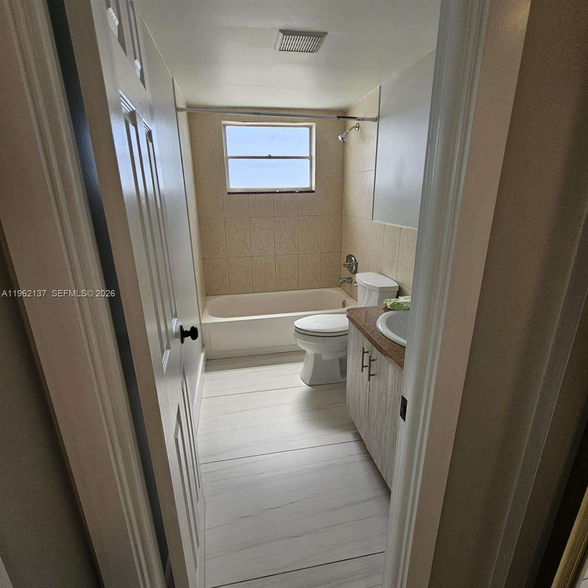 Parkway Towers | Unit #703 Unit #703 | Picture 6
